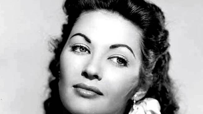 Yvonne De Carlo: Herečka to s muži neměla lehké. Zůstaly jí jen oči pro pláč. Hollywoodští muži prý nemají mozky