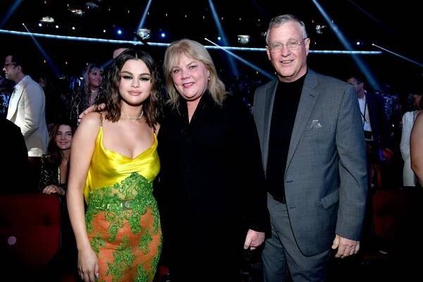 2019 American Music Awards - Roaming Show And Backstage