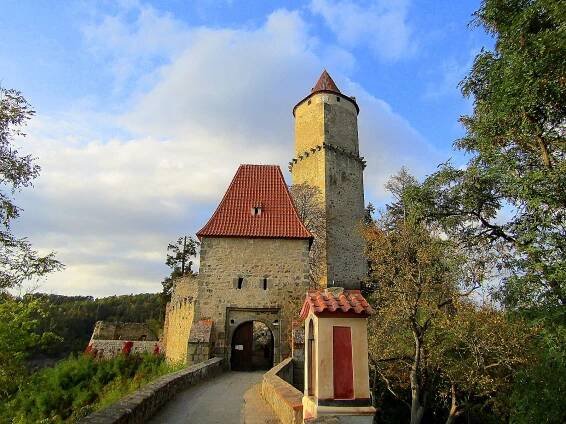 Orlík bez vody na Zvíkově, podívejte se s námi na soutok Otavy a Vltavy