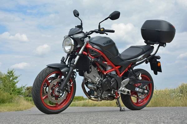 Suzuki SV650: Kolem komína | Auta Pod Lupou