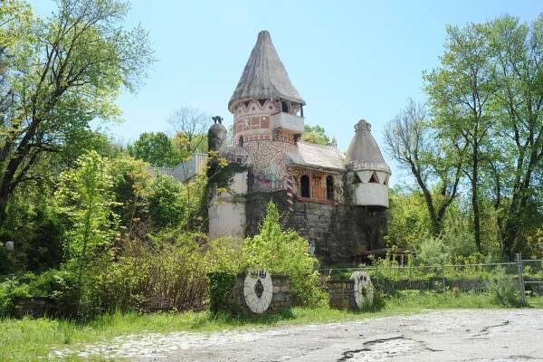 Castles | The Center for Land Use Interpretation