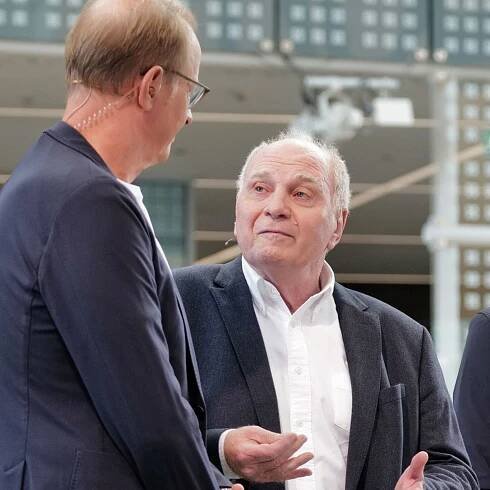 Uli Hoeneß rügt Transfer-Wahnsinn mit Schlossallee und Scheich