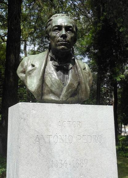 Bust of António Pedro - Wikipedia