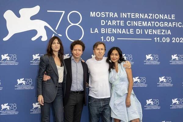 Venice Photocall - Charlotte Gainsbourg, Michel Franco, Tim Roth, Iazua Larios - Západ slunce - Z akcí
