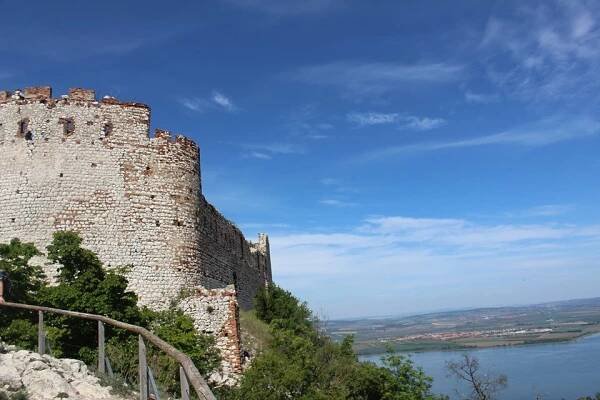 PÁLAVA -HRAD DĚVIČKY - Fotogalerie