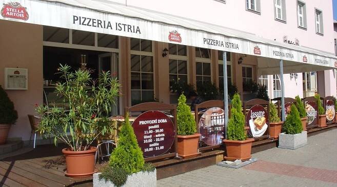 HOTEL PIZZERIA ISTRIA - Prices & Reviews (Velke Losiny, Czech Republic)