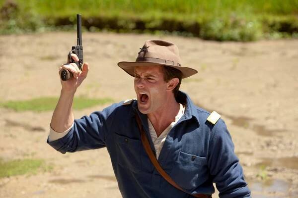 Garret Dillahunt in Amigo