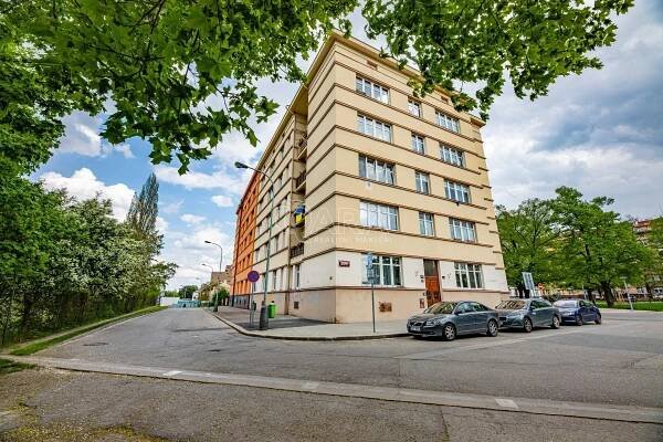 Pronájem bytu 4+kk, 91m2, Varhulíkové, Praha 7 - Holešovice – QARA
