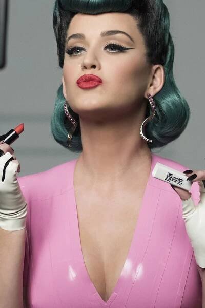 Katy Perry se nyní může pochlubit vlastní kosmetickou řadou.