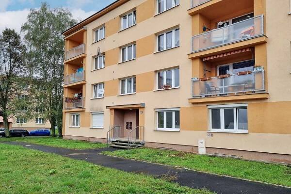 Prodej bytu 1+1, 42 m², Karlovy Vary, ul. Klínovecká - Vladimír Růžička - realitní makléř pro Karlovy Vary, Sokolov a Cheb
