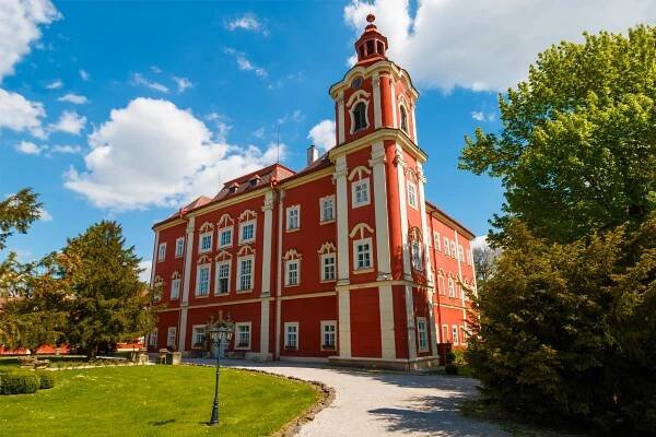 Zámek Dětenice | TuristickaMapa.cz