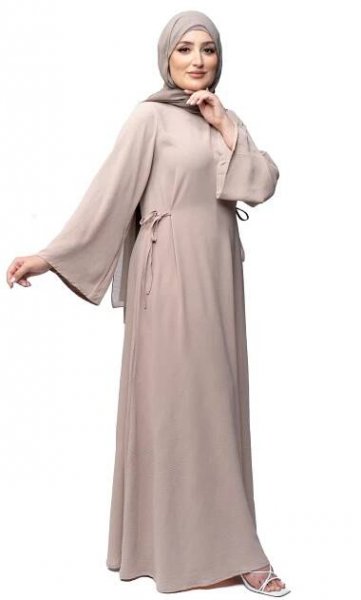 Amira (57)