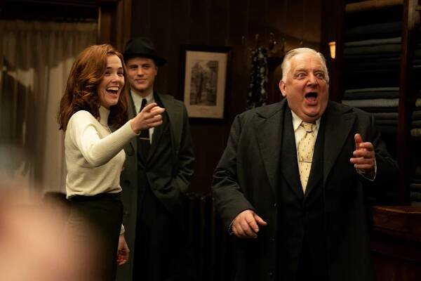 Zoey Deutch, Simon Russell Beale - Hrubý střih - Z natáčení