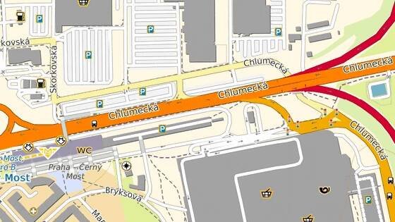 Cyklisté se v novém cyklopruhu na Černém Mostě kříží s auty - iDNES.cz