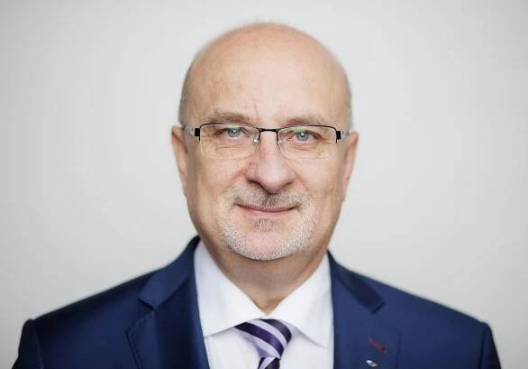 Senátní volby: Koalice uspěla nad opozicí. Podívejte se na nové senátory