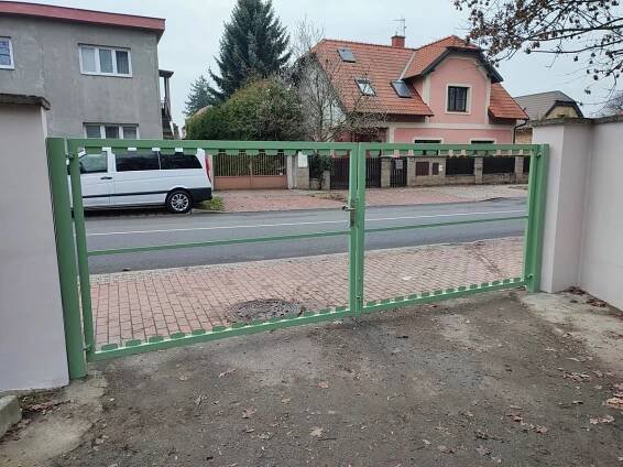 Manuální dvoukřídlé brány | Zámečnictví Jiří Sáblík