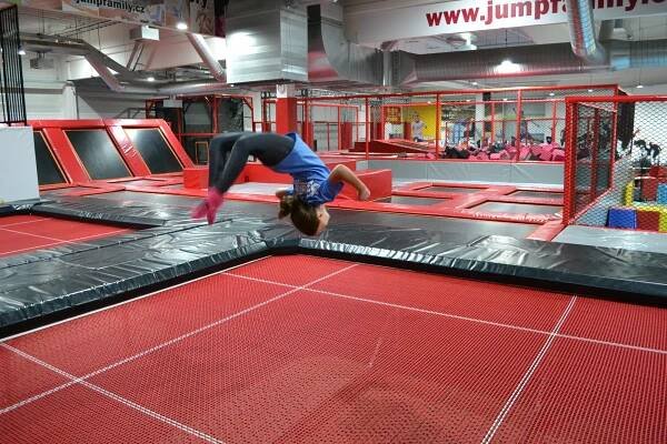 Jump Family Most: nové trampolínové centrum se spoustou atrakcí