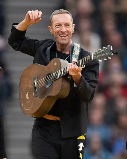 Chris Martin performing at the Invictus Games opening ceremony.