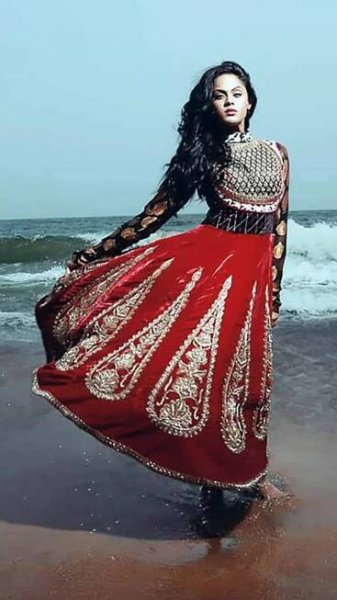 Karthika Nair stuns with timeless beauty and effortless charm