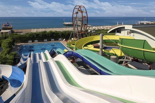 Rezort Delphin Imperial Lara 5*