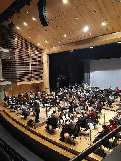 Společný orchestr žáků ZUŠ a Filharmonie Hradec Králové | ZUŠ Bedřicha Smetany Nové Město nad Metují