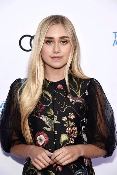 Emily Skinner played Amber
