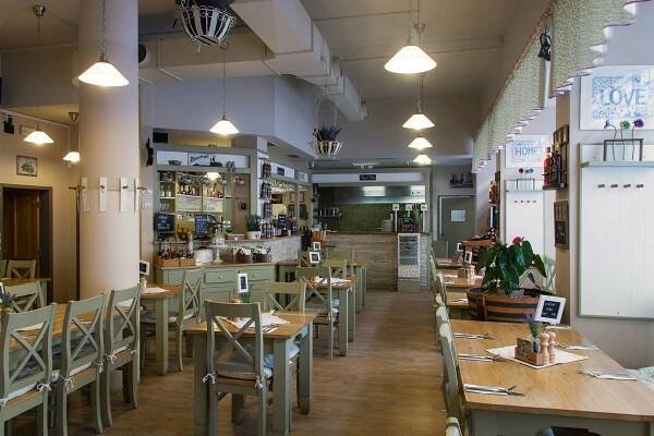KREDENC RESTAURANT o nás