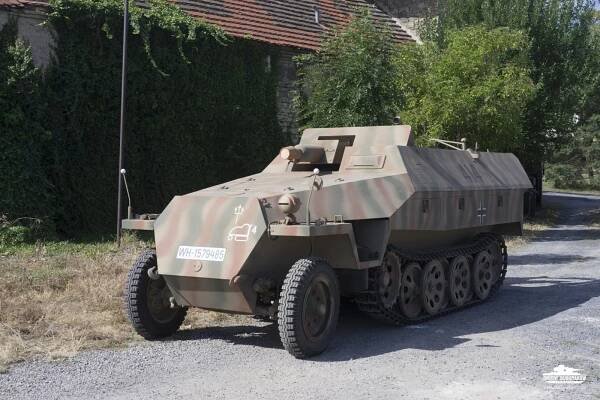 OT-810 to Sd.Kfz. 251/9 ausf D «stummel» CONVERSION — Dmitry Bushmakow Restoration