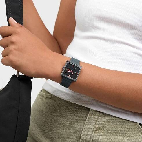 Swatch Squared Off SO34M701 | Hodinky-365.cz