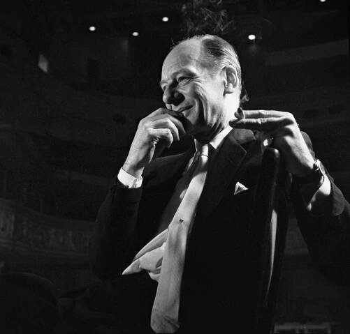 Actor John Gielgud 1959 The Ages Of Man Wallpaper