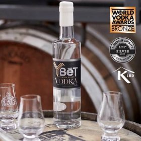 Y BĒT The Beet Welsh Vodka - 42 70cl Vodka
