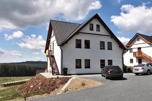 Plně vybavený a prostorný Apartmán 2+KK | Na Pastvinách