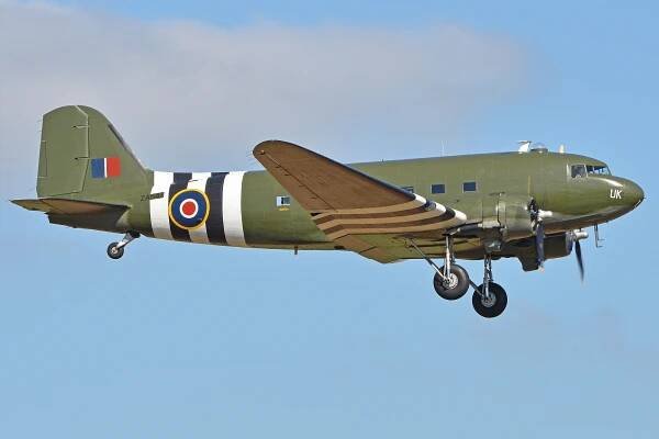 Soubor:Douglas Dakota III 'ZA947 - UK' (26535305016).jpg – Wikipedie