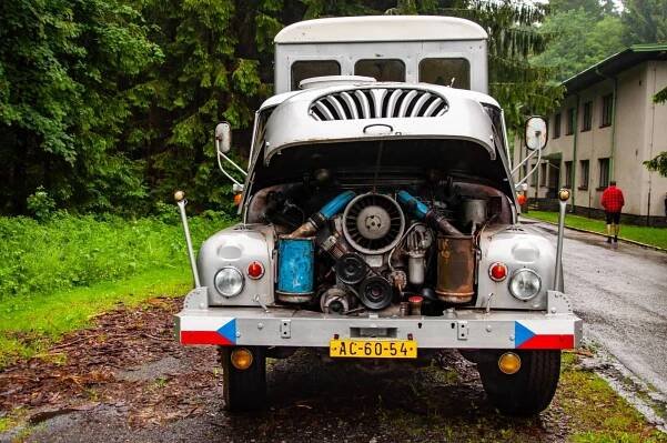 Fotogalerie: Tatra 138 Lambaréné - Autobible.cz - Předjedeme vaše představy!