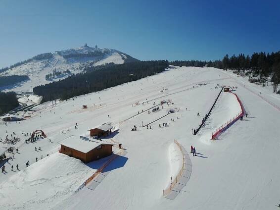 Ski areály v dojezdové vzdálenosti