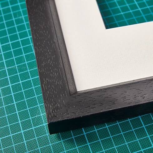 Black Frame detail
