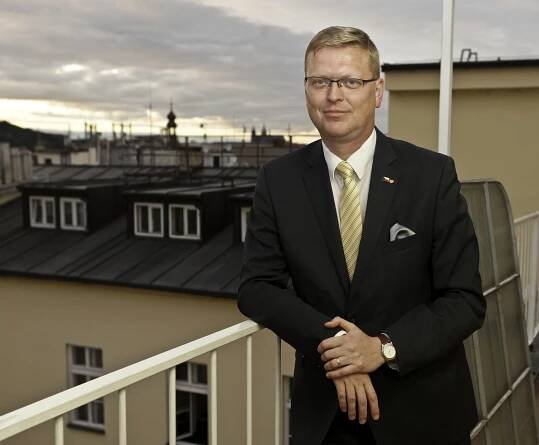 Tři kandidáti. KDU-ČSL si o víkendu vybere nástupce Pavla Bělobrádka