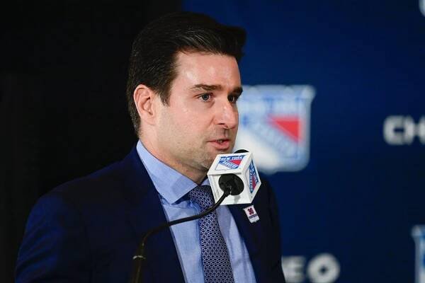 Je tohle vtip, diví se fanoušci Rangers. GM Drury dostal novou smlouvu