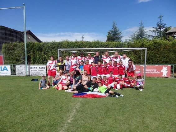 FC Fastav Vsetín, z.s. | Přípravka 2007 bronzová v Praze, medaile přivezli i rodiče