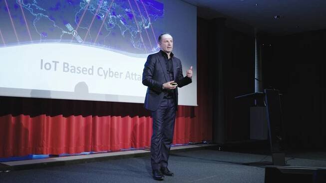 Peter Hacker | Passionate, Internationally Expert for Cyber Crime & Digital Change