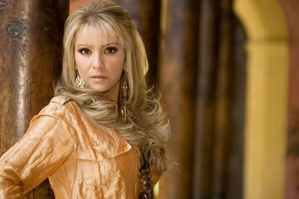 Daniela Castro - Telenovely.net ... vše o telenovelách na jednom místě
