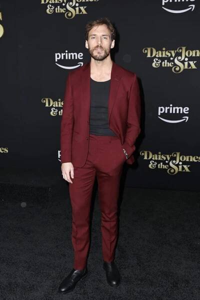 Sam Claflin attends Daisy & The Six premiere