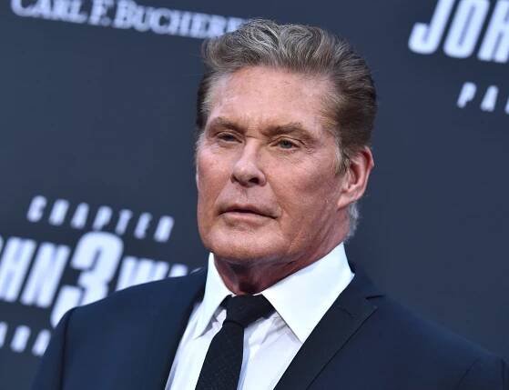 Ženami obletovaný plavčík z Pobřežní hlídky slaví narozeniny: První roli David Hasselhoff získal před 50 lety - Expres FM