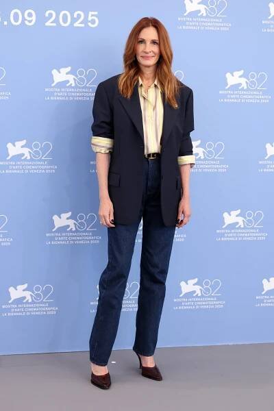 Julia Roberts attends the "After The Hunt" photocall during the 82nd Venice International Film Festival on August 29, 2025 in Venice, Italy.