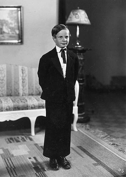 Pikku myyjätär (1933)