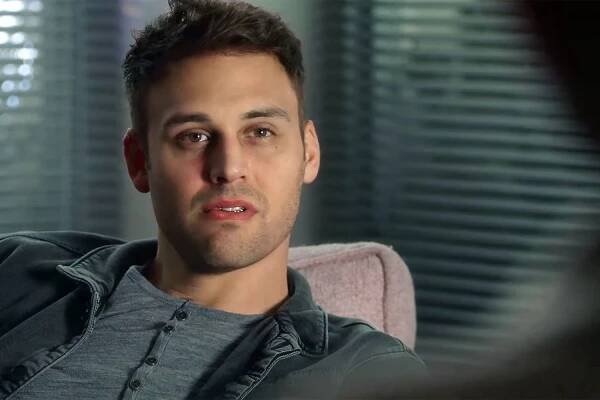 Watch an exclusive '9-1-1' preview clip of Ryan Guzman's Eddie in emotional therapy scene