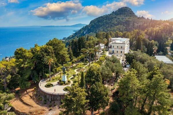 Korfu, Lefkada a Meteora: ubytování na 7 nocí s polopenzí, letenky i transfery v ceně