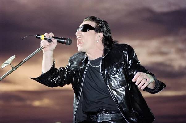 Nejméně doceněné album U2: Před 30 lety nás Bono a spol. vzali na výlet do Zooropy - Expres FM