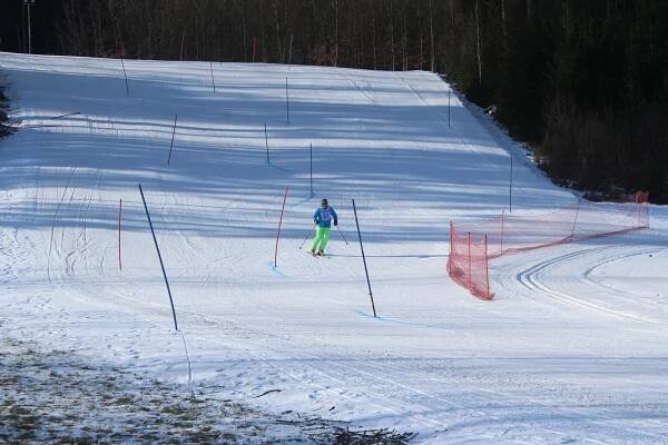 FOTO: Zimní sportovní hry seniorů nabídly slunce, sníh a 233 účastníků