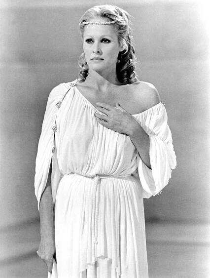 Ursula Andress